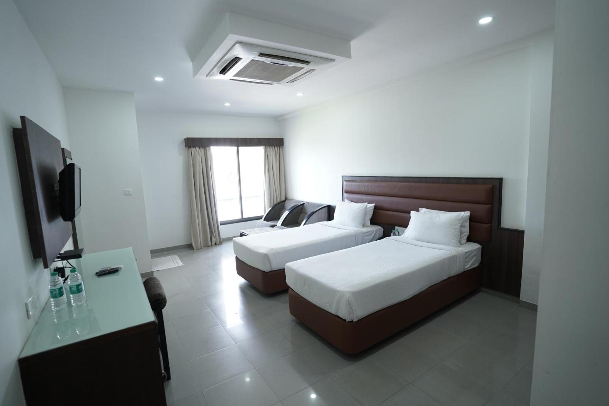 Hotel Metropolis ฮูบลิ ภายนอก รูปภาพ